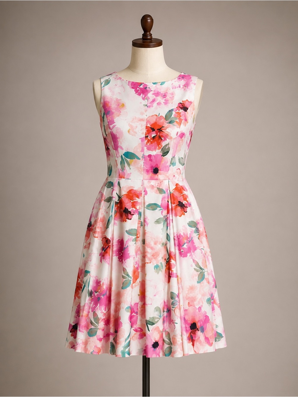 Donna Morgan Floral Dress size 4
Garden Party Classic Quiet Luxury
